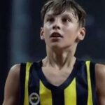 Fenerbahçeli küçük Jasikevicius Balıkesir'de parkede