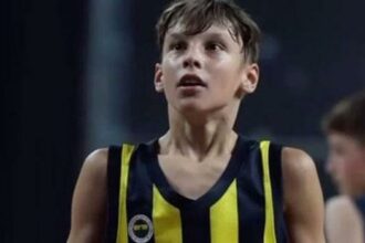 Fenerbahçeli küçük Jasikevicius Balıkesir'de parkede