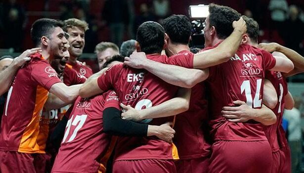 Galatasaray, derbide Fenerbahçe'yi saf dışı bırakarak finalde!