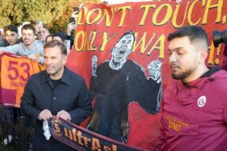Galatasaray, Samsun'da çiçeklerle karşılandı! Mourinho'ya gönderme...