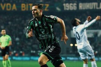 Ligde 12 maçtır kaybetmeyen Kocaelispor, zirvedeki yerini korudu