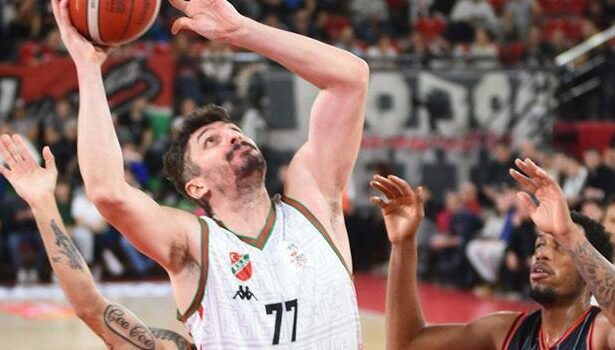 Manisa ile Karşıyaka potada önemli derbide
