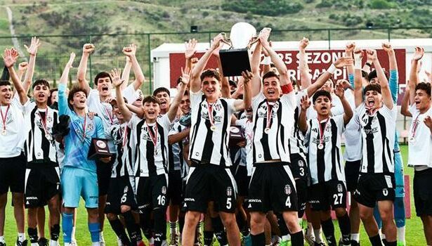 Beşiktaş U16, Fenerbahçe'yi yendi, şampiyon oldu!