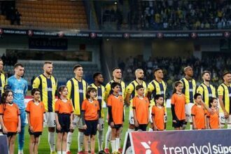 Fenerbahçe'ye 2 yıldızından kötü haber!