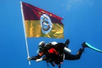 Galatasaray'ın şampiyonluğunu deniz dibinde kutladılar
