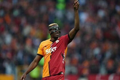 Galatasaray taraftarından Osimhen çılgınlığı: 'Bizimle kal!'