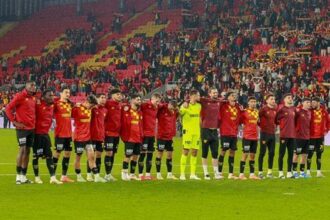 Göztepe, Adana Demirspor deplasmanında