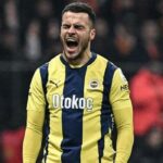 Maximin gitti, Kostic sırada!
