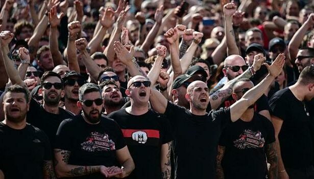 Milan taraftarı, yönetimi "istifaya" davet etti!