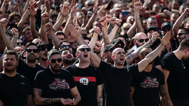 Milan taraftarı, yönetimi "istifaya" davet etti!