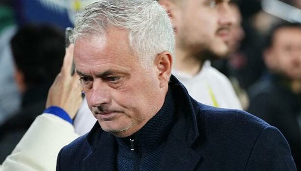 Mourinho ile futbolcuların bağı koptu!