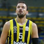 Sertaç Şanlı Fenerbahçe ve Anadolu Efes ile beraber Avrupa kupalarında ilki başardı