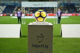 Süper Lig puan durumu 34. Hafta son durum: Fenerbahçe - Beşiktaş derbisi maç sonucu: Fenerbahçe Beşiktaş Galatasaray puanı