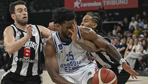 Anadolu Efes - Beşiktaş Fibabanka arasındaki dördüncü maç yarın oynanacak