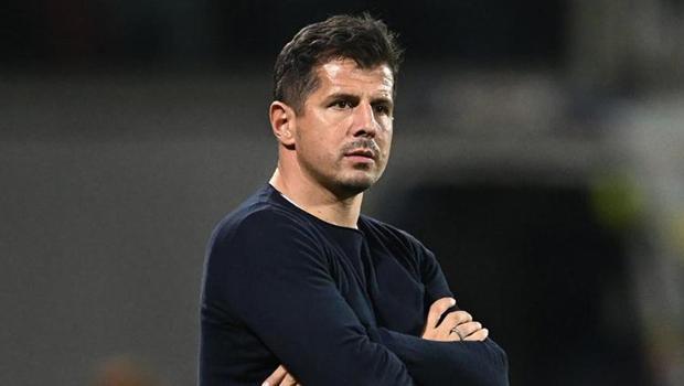 Emre Belözoğlu, Antalyaspor ile yollarının ayrıldığını açıkladı