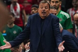 Ergin Ataman, tezahüratlar sonrası çılgına döndü: 'Hiç kimse benim ülkemle böyle konuşamaz!'