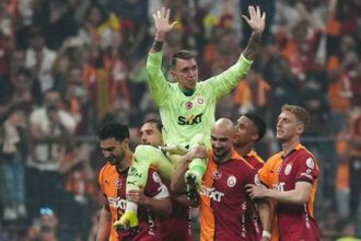 Fernando Muslera, Türkiye'den ayrıldı