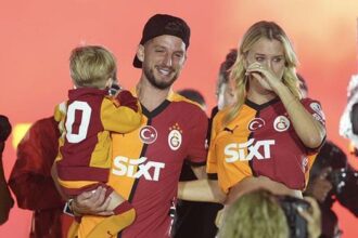 Galatasaray'dan ayrılan Mertens'ten duygusal veda: Tüm Türkiye'ye teşekkürler