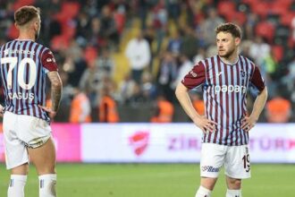 Trabzonspor, sezonu lig şampiyonunun tarihi farkla gerisinde tamamladı