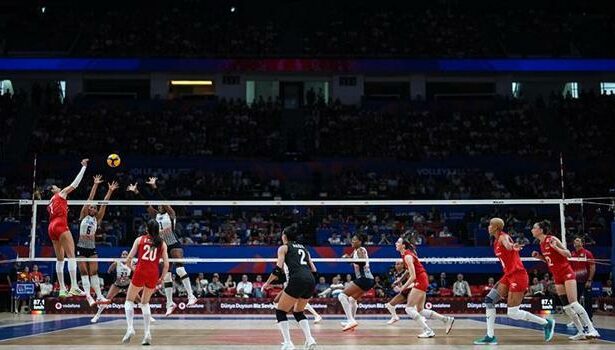 Voleybol Milletler Ligi'nde hediye yağmuru