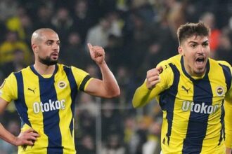 Yusuf Akçiçek uçtu, Amrabat çakıldı!