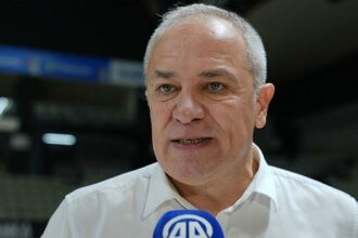 A Milli Kadın Basketbol Takımı başantrenörü Ekrem Memnun ile yollar ayrıldı