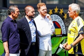 Fenerbahçe'de transfer zirvesi! Başkan Ali Koç, Mourinho ile Portekiz'de görüştü