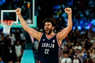 Fenerbahçe ile anılan Vasilije Micic serbest kalıyor!