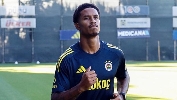 Fenerbahçe, Oosterwolde'nin sözleşmesinin uzatıldığını duyurdu!