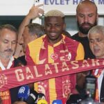 Galatasaray'ın efsanelerinden Osimhen'e 'hoş geldin!'