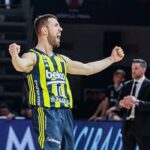 Melih Mahmutoğlu 1 yıl daha Fenerbahçe Beko'da!