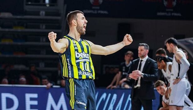 Melih Mahmutoğlu 1 yıl daha Fenerbahçe Beko'da!