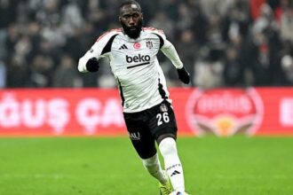 Beşiktaş'tan ayrılan Masuaku, Sunderland'e transfer oldu