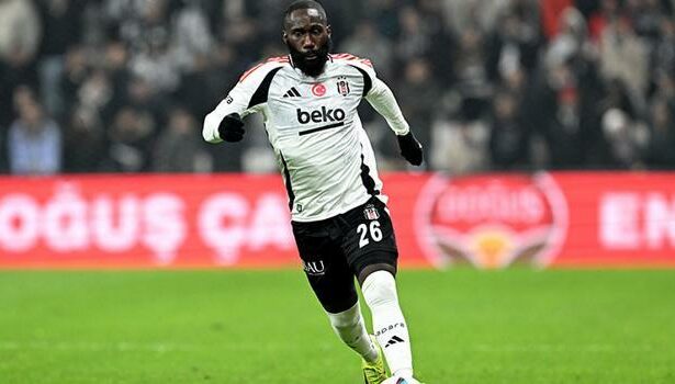 Beşiktaş'tan ayrılan Masuaku, Sunderland'e transfer oldu