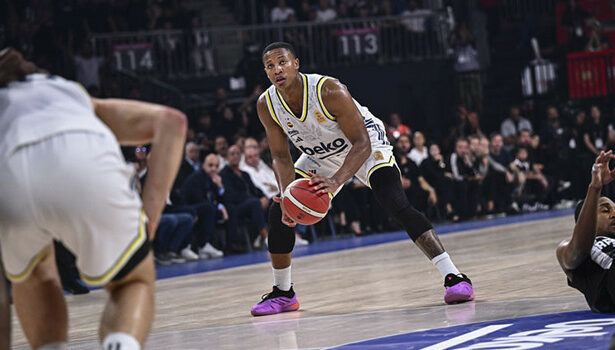 Devon Hall: 'Sezona kupayla başlamak güzel!'