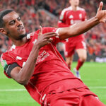 Isak hesabı açtı, Liverpool üst tura yükseldi! Ekitike'den ilginç kırmızı