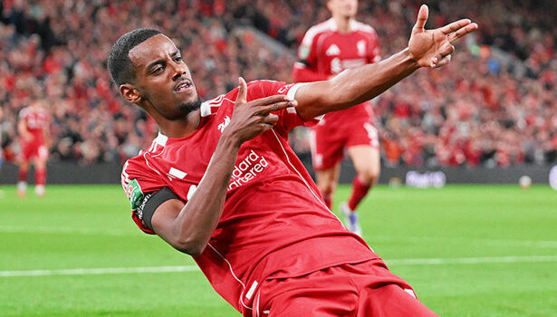 Isak hesabı açtı, Liverpool üst tura yükseldi! Ekitike'den ilginç kırmızı