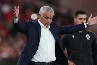 Jose Mourinho'ya 90+1 şoku! Benfica'dan sürpriz kayıp