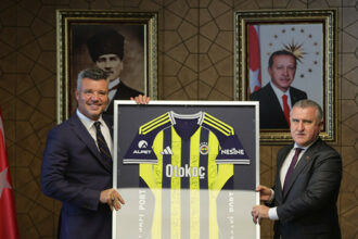 Bakan Bak Fenerbahçe yönetimini kabul etti