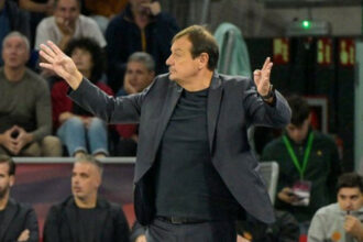 Olympiakos mağlubiyeti sonrası Ergin Ataman: 'Tek olumlu şey derbiyi dört sayı farkla kaybetmiş olmamız!'