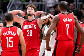 Alperen Şengün 'double-double' yaptı, Rockets deplasmanda Bucks'ı devirdi!