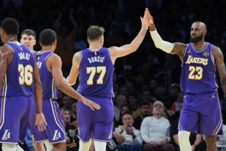 Emirates NBA Cup'ta Los Angeles derbisini Lakers kazandı