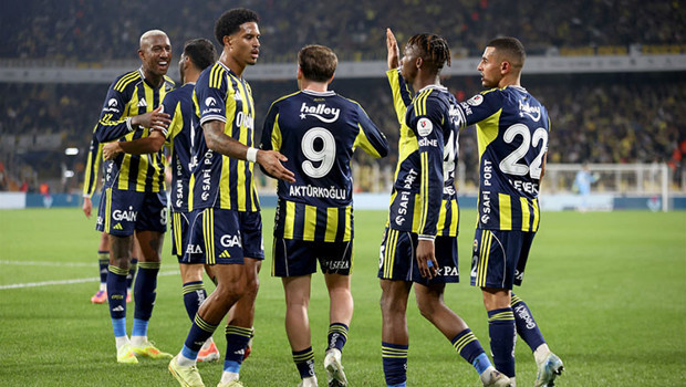 Fenerbahçe'de derbi öncesi 2 isim sınırda!