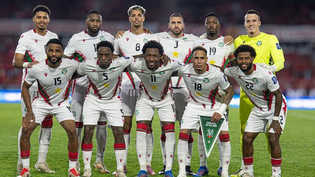 Karayipler'de iki peri masalı!