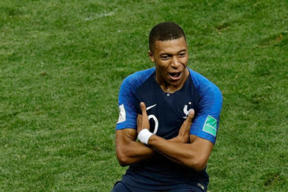 Mbappe; Ronaldo ve Messi'yi solladı!