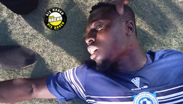 Yeşil sahalarda akılalmaz olay: Taraftar futbolcunun boğazını kesti, hakem maçı kaldığı yerden devam ettirdi!