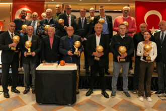 1981 Balkan Şampiyonu takımın efsanelerine BİDEV’den ödül