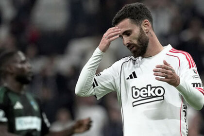 Beşiktaş'ta Rafa Silva için karar günü!