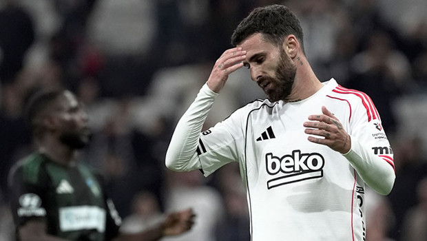 Beşiktaş'ta Rafa Silva için karar günü!