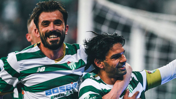 Bursaspor, Ankara Demirspor’u 4 golle devirdi!